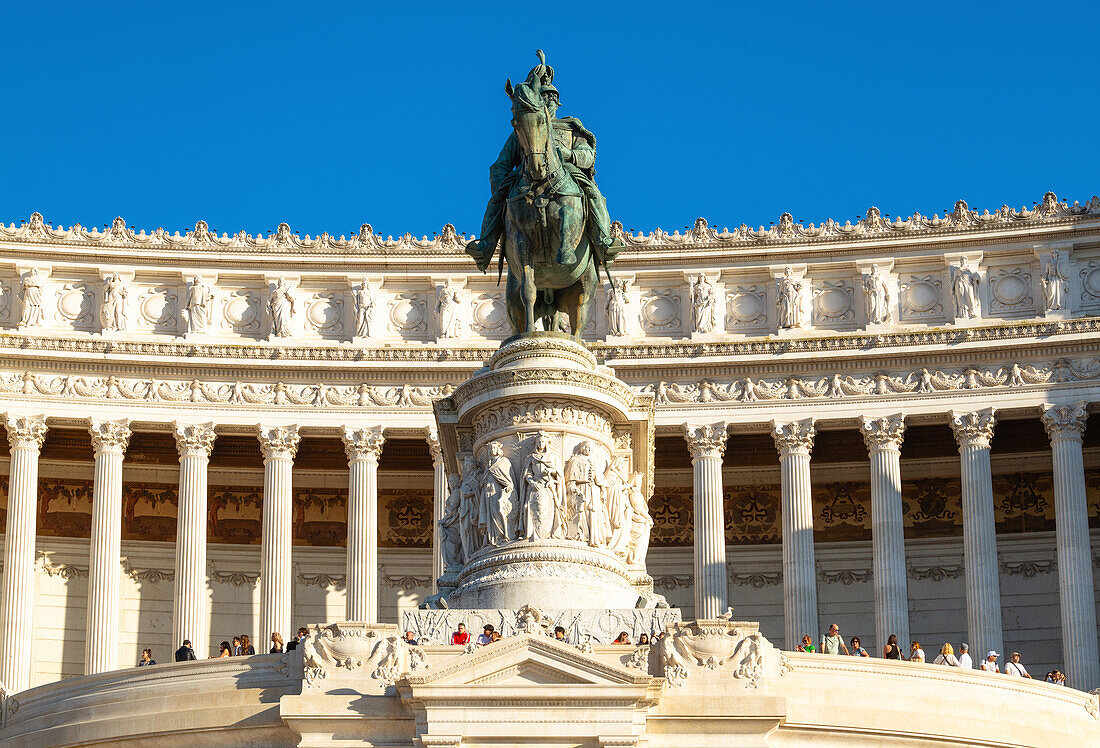 Equestrian statue of Victor Emmanuel II, Monumento Nazionale a Vittorio Emanuele II (Vittoriano) (Altare della Patria), Piazza Venezia , Rome, Lazio, Italy