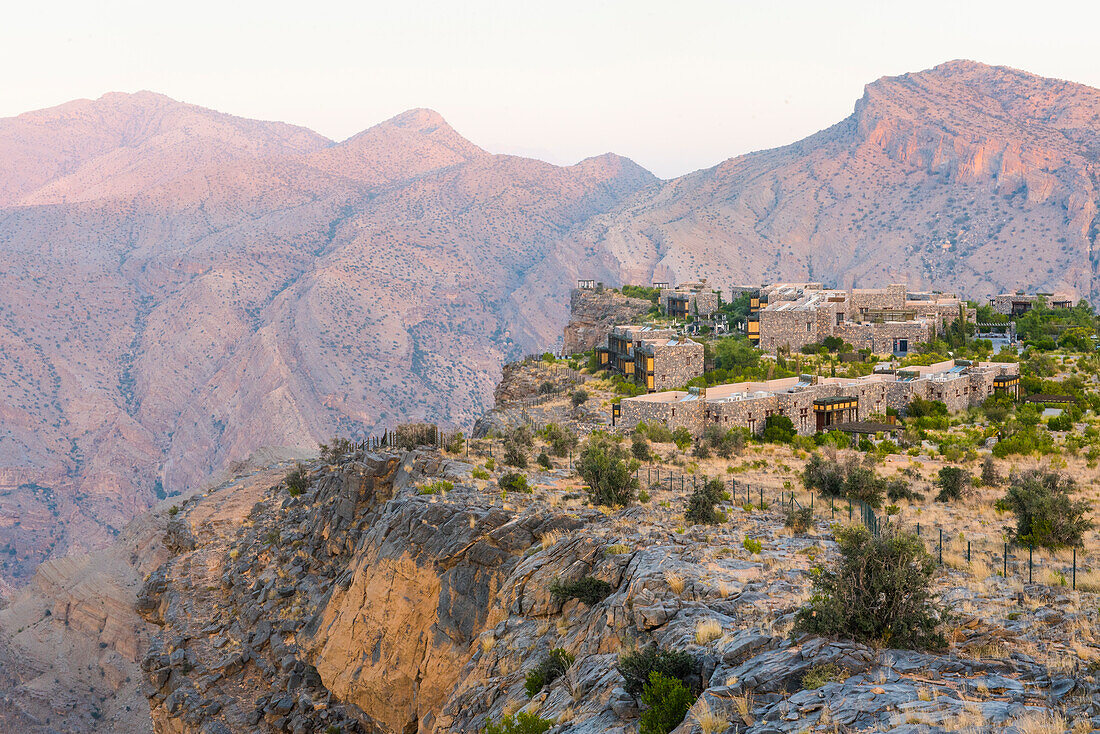 Alila Jabal Akhdar Hotel, 2000 Meter über dem Meeresspiegel gelegen, umgeben vom Al Hajar-Gebirge, Sultanat Oman, Arabische Halbinsel