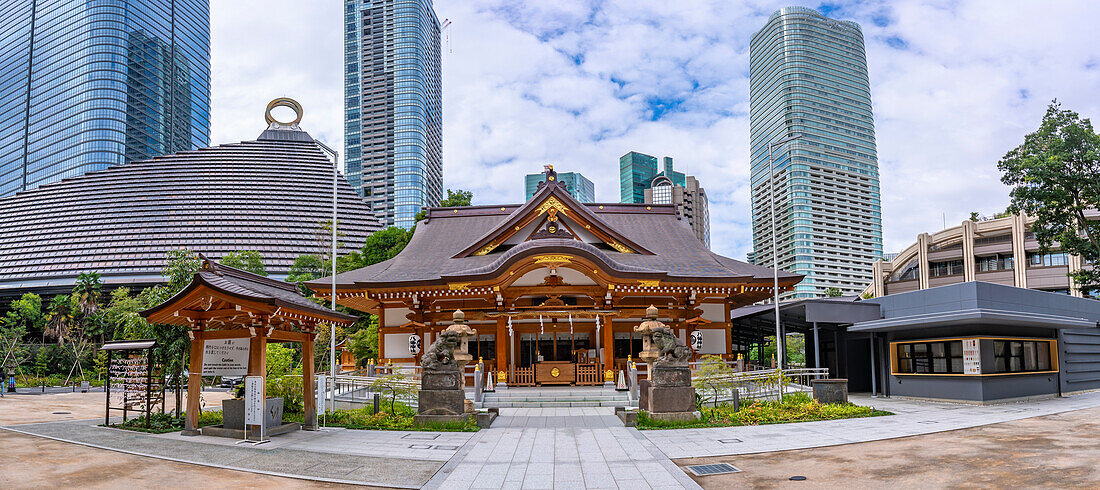 View of Nishikubo Hachiman Shinto Shrine and high rise buildings, 5 Chome, Toranomon, Minato City, Tokyo, Honshu, Japan