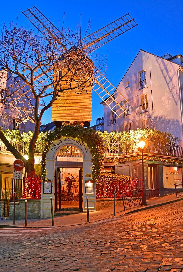 France, Paris, Butte Montmartre, Moulin de la Galette