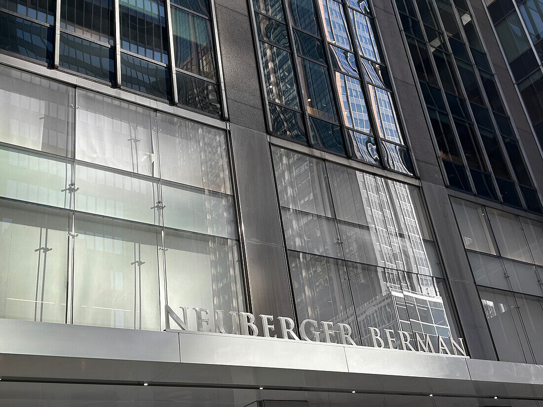 Neuberger Berman Group LLC, building headquarters exterior, 1290 Avenue of the Americas, New York City, New York, USA