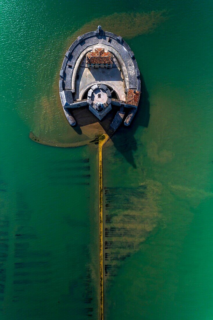 Frankreich, Charente-Maritime, Bourcefranc-le-Chapus, Fort Louvois, der Bau des Fort Louvois oder Fort Chapus wurde von 1691 bis 1694 nach den von Vauban neu definierten Grundsätzen der Militärarchitektur durchgeführt (Luftaufnahme) (Luftaufnahme)