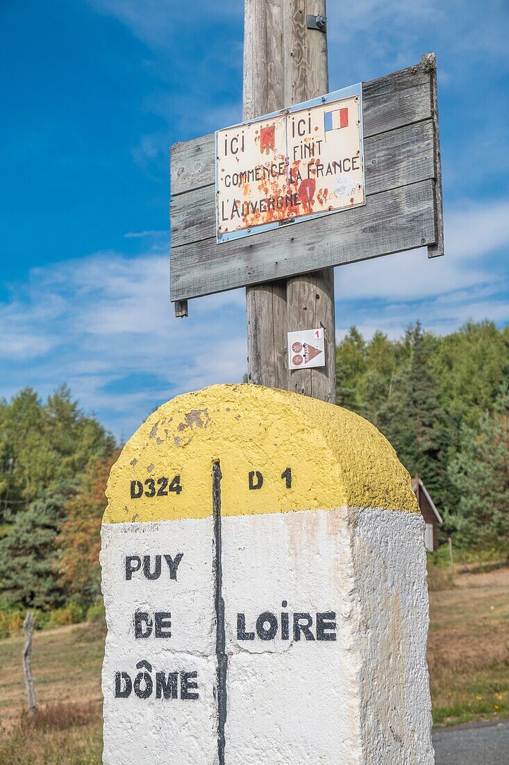 France, Puy de Dome, col of Saint Thomas, Saint Thomas path, Ici commence l'Auvergne, ici finit la France