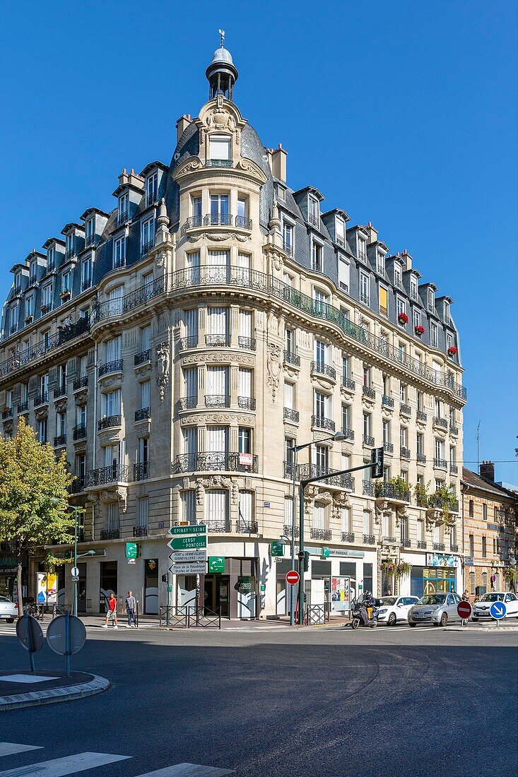 Frankreich, Hauts de Seine, Clichy, Boulevard Victor Hugo