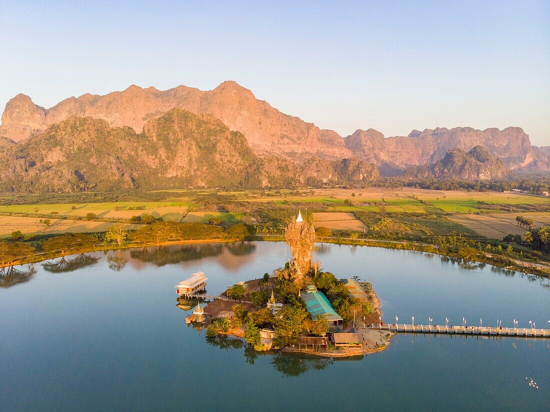 Myanmar (Burma), Karen-Staat, Hpa An, Kyauk Kalap Kloster oder Kyaik Ka Lat (Luftaufnahme)