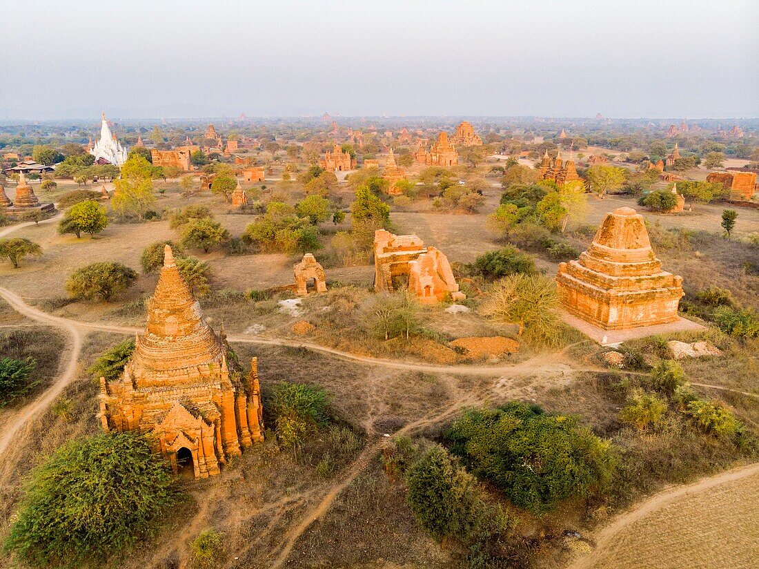 Myanmar (Burma), Region Mandalay, buddhistische archäologische Stätte von Bagan, die von der UNESCO zum Weltkulturerbe erklärt wurde (Luftaufnahme)