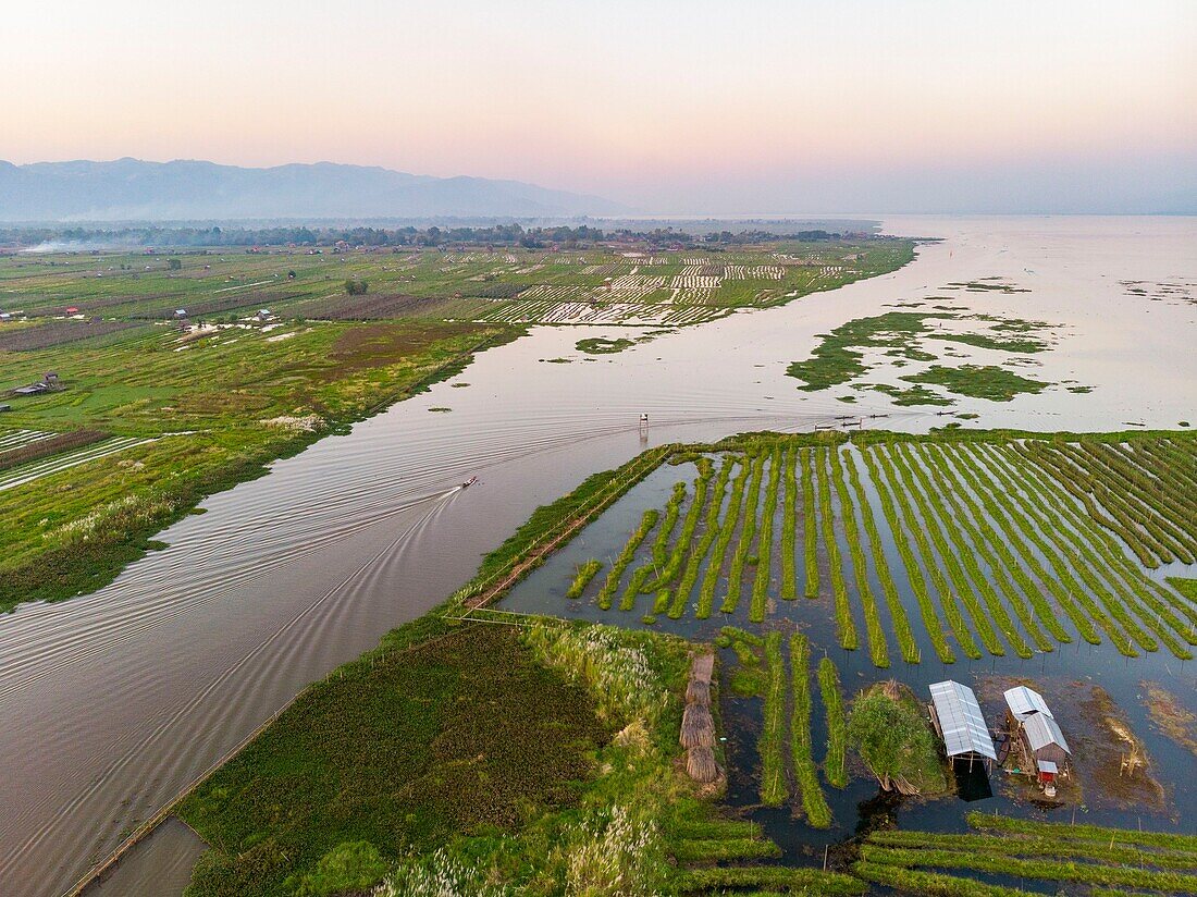 Myanmar (Burma), Shan-Staat, Inle-See, Kela Floating Gardens (Luftaufnahme)