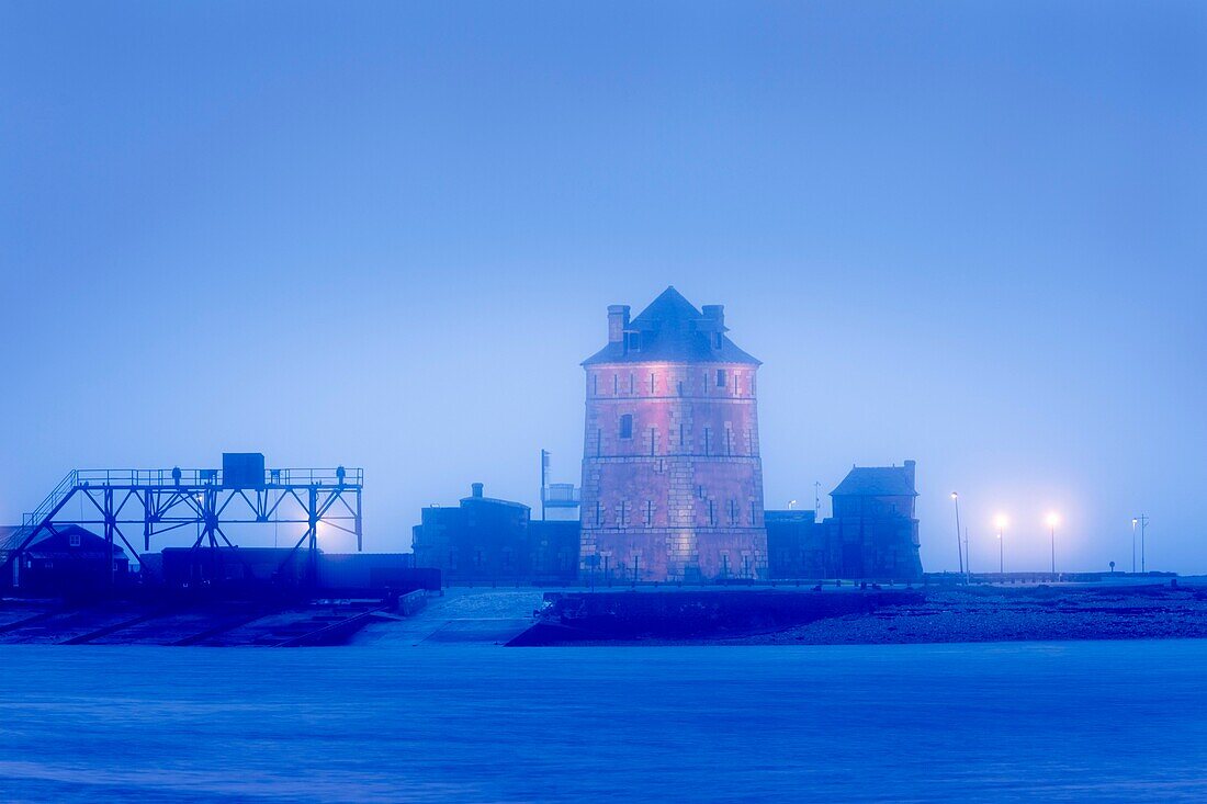 France, Finistere, Camaret-sur-Mer, Regional Natural Armoric Park, The Vauban tower under mist, listed as World Heritage by UNESCO