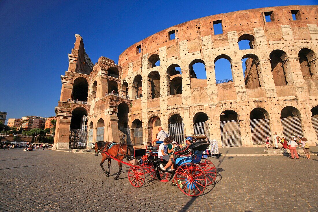 Italien, Latium, Rom, historisches Zentrum, von der UNESCO zum Weltkulturerbe erklärt, das Kolosseum ist das größte Amphitheater des Römischen Reiches, erbaut zwischen 70 und 80 n. Chr.