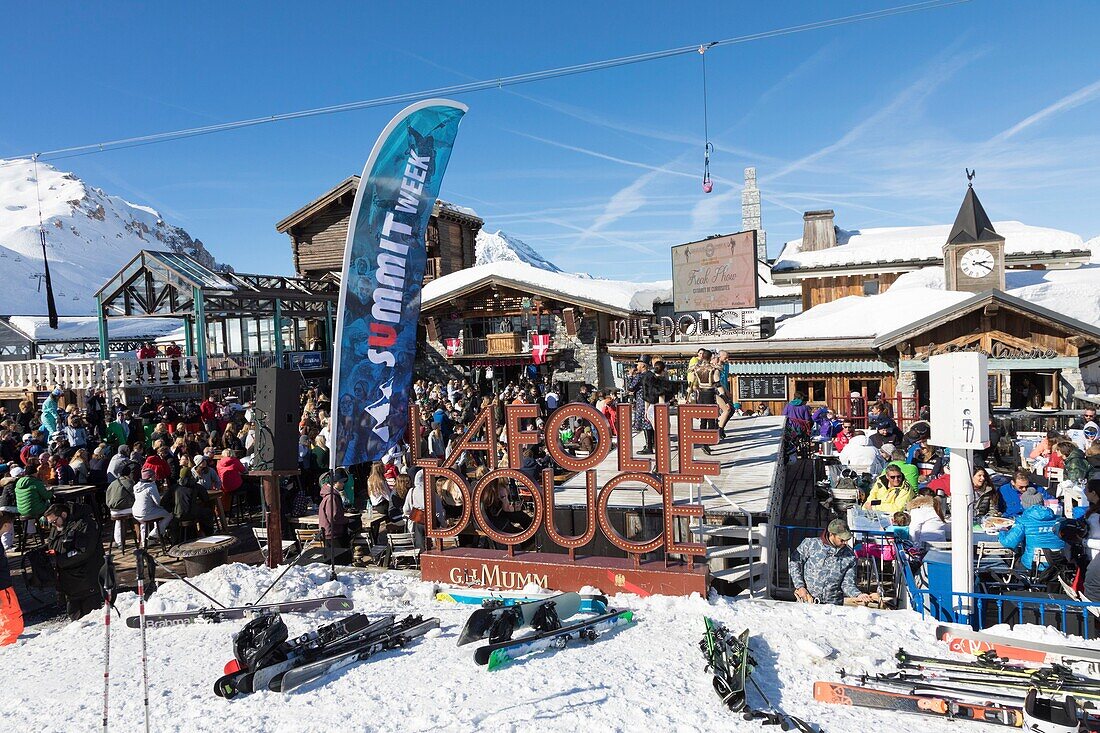 France, Savoie, Vanoise Massif, Val d'Isere, daille gondola lift, La Folie Douce ambiance bar