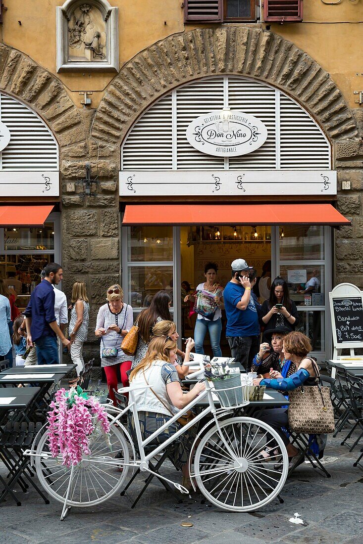 Italy, Tuscany, Florence, historic centre listed as World Heritage by UNESCO, piazza del Duomo, Gelateria Don Nino