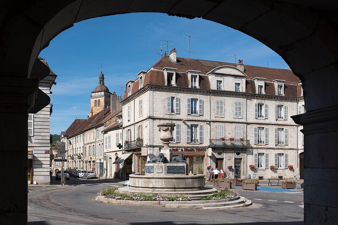 France, Jura, Arbois, fountain in the middle of the place of freedom