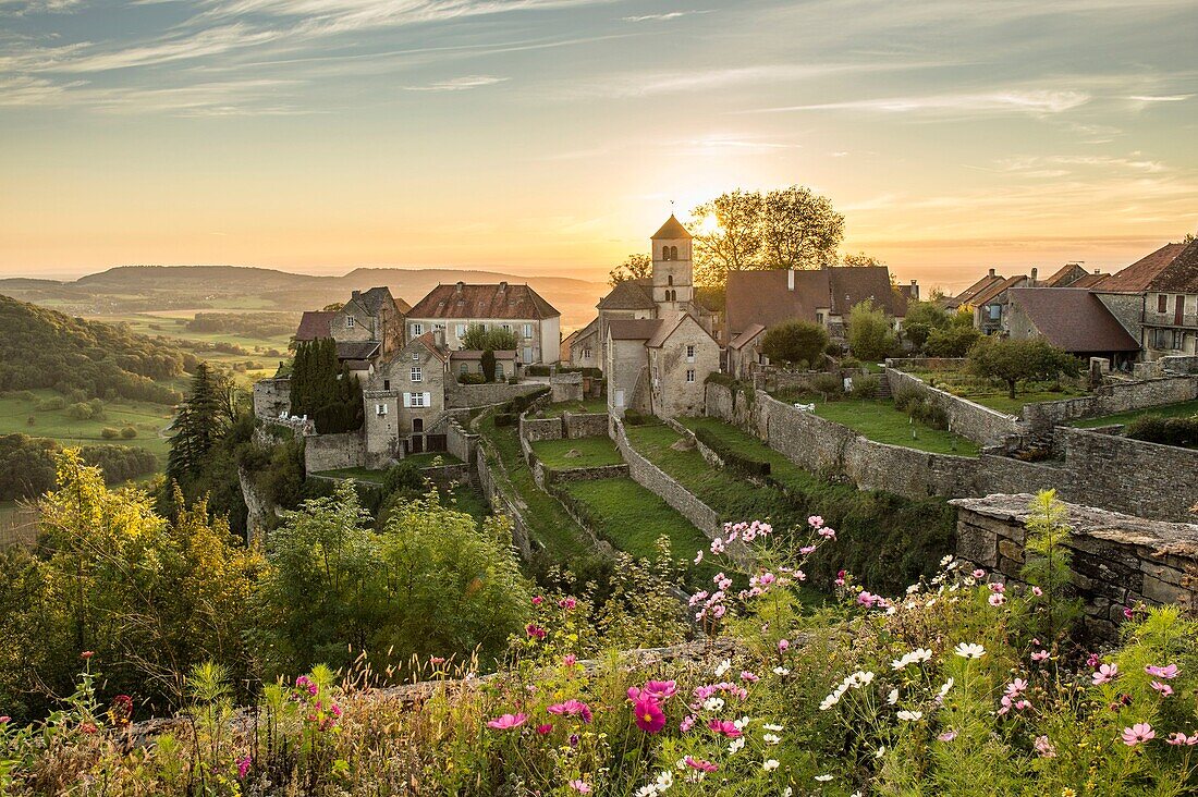 Frankreich, Jura, Chateau Chalon, das Dorf liegt auf einer felsigen Landzunge