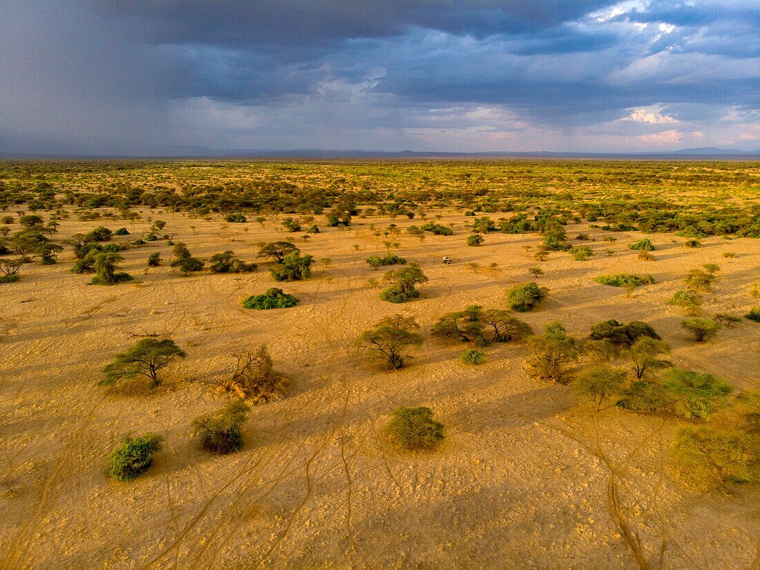 Kenia, Magadi-See, das Fahrzeug von Michel Denis Huot (Luftaufnahme)