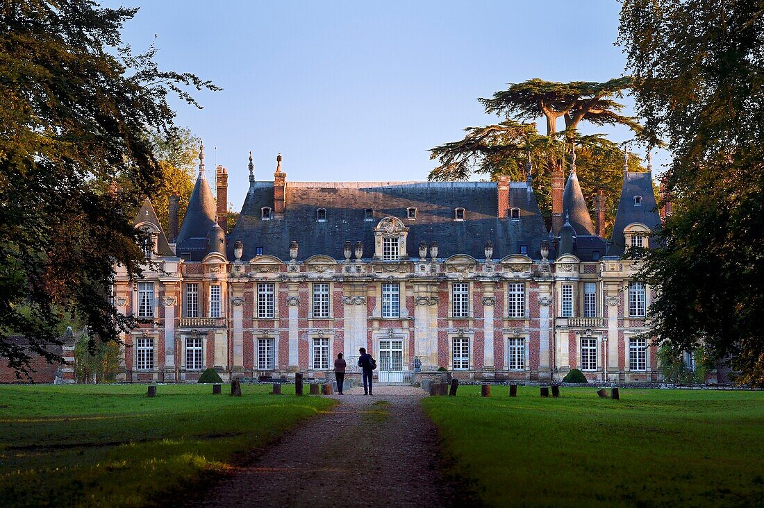 France, Seine-Maritime, Pays de Caux, Tourville sur Arques, château de Miromesnil, birthplace of the French writer Guy de Maupassant, North facade at the end of a tree-lined driveway