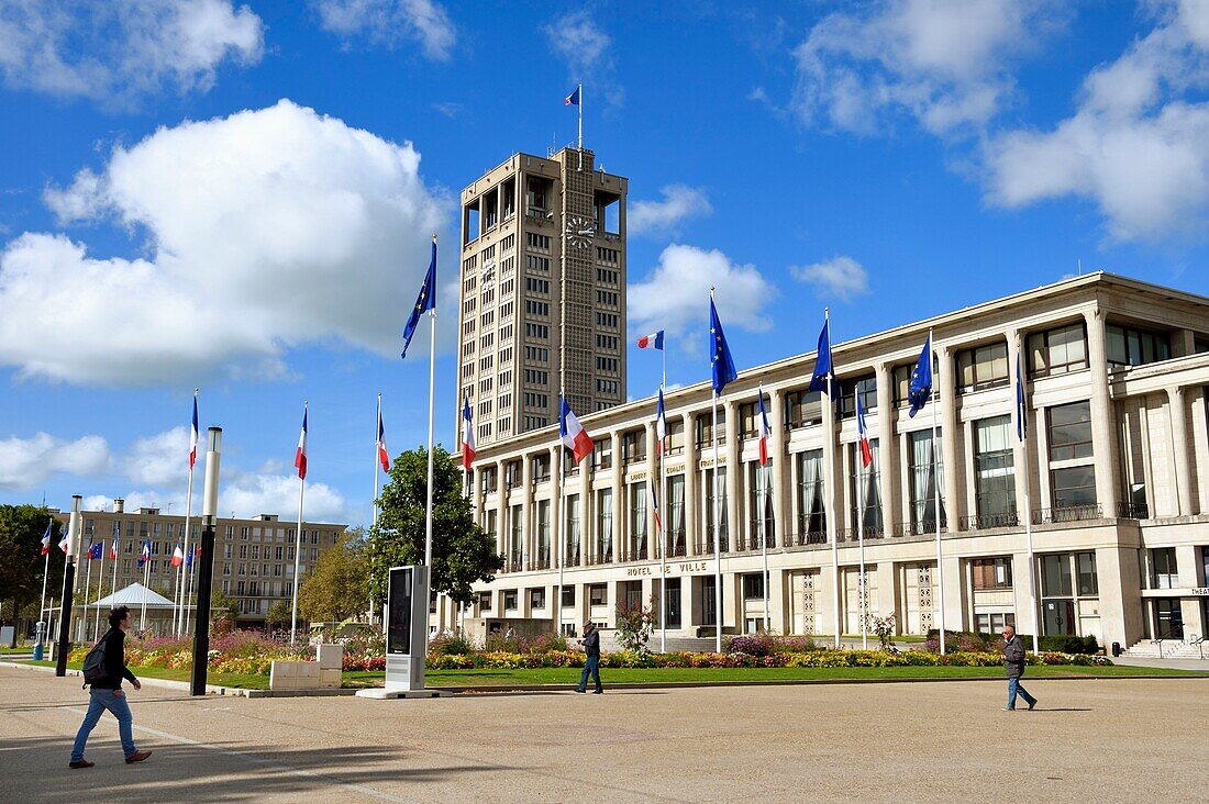 Frankreich, Seine Maritime, Le Havre, von Auguste Perret wiederaufgebautes Stadtzentrum, von der UNESCO zum Weltkulturerbe erklärt, das Rathaus von Perret (1958)