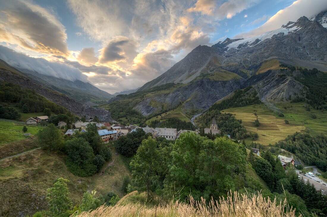 France, Hautes Alpes, The massive Grave of Oisans, the village at the foot of Meije and its valleys