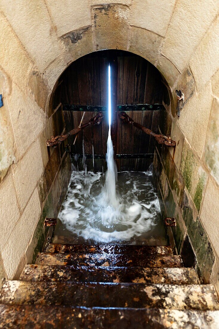 Frankreich, Gironde, Verdon sur Mer, Felsplateau von Cordouan, Leuchtturm von Cordouan, von der UNESCO zum Weltkulturerbe erklärt, Zugangstür bei Flut geschlossen