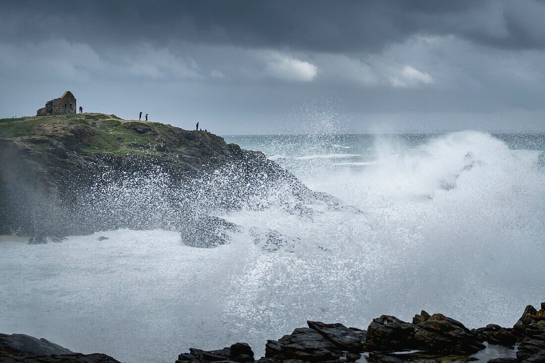 France, Morbihan, St-Pierre-Quiberon, the Wild Coast and the tip of Percho on a stormy day