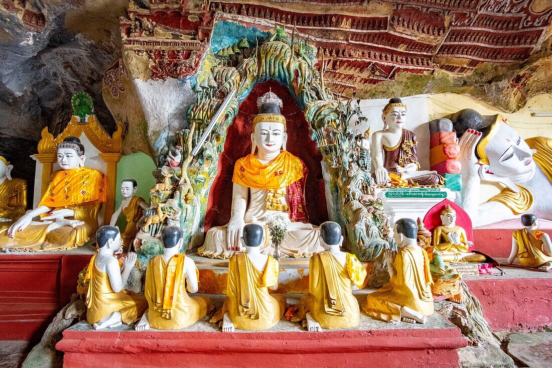 Myanmar (Burma), Karen State, Hpa An, Kaw Gone Buddha Carved Cave