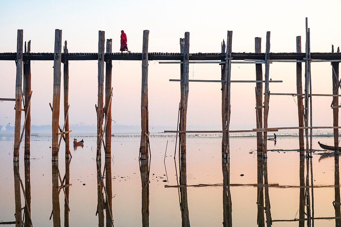 Myanmar (Burma), Mandalay region, Amarapura, the 1.2-mile-long U Bein Teak Bridge, was built in 1849 on Taungthaman Lake