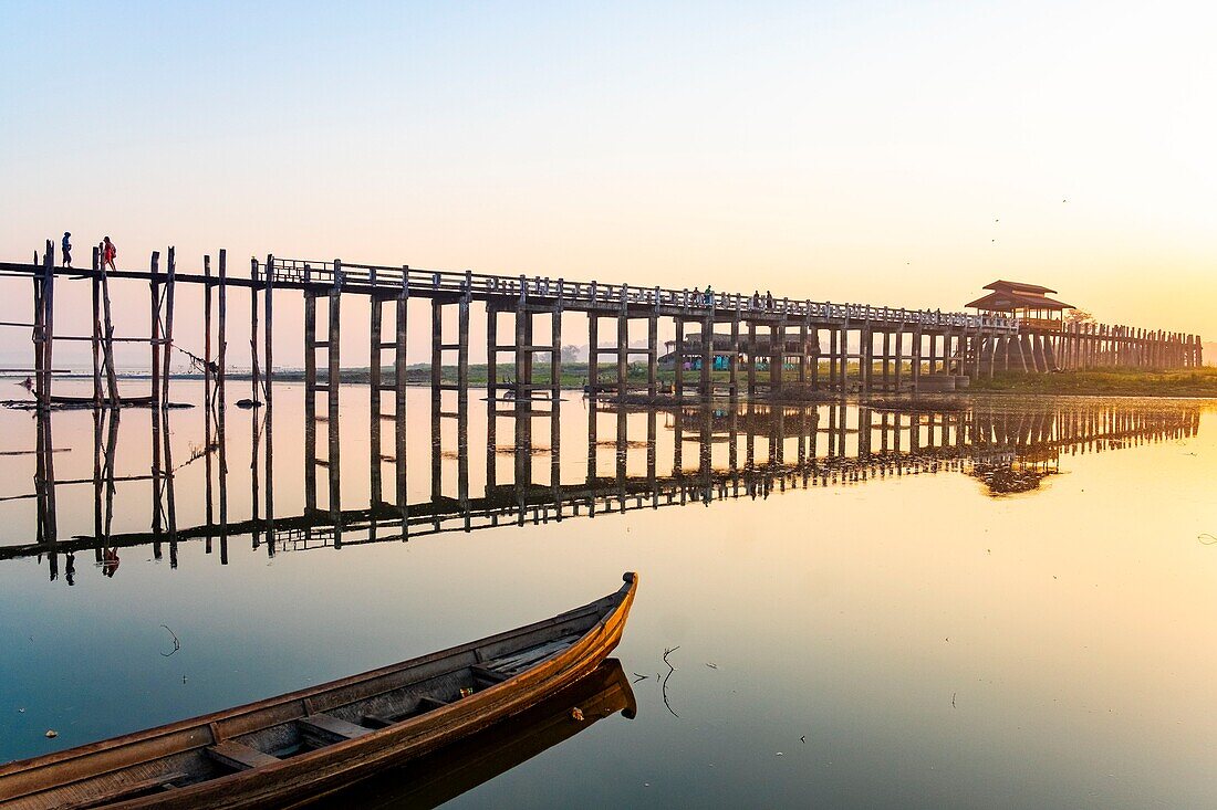 Myanmar (Burma), Mandalay region, Amarapura, the 1.2-mile-long U Bein Teak Bridge, was built in 1849 on Taungthaman Lake