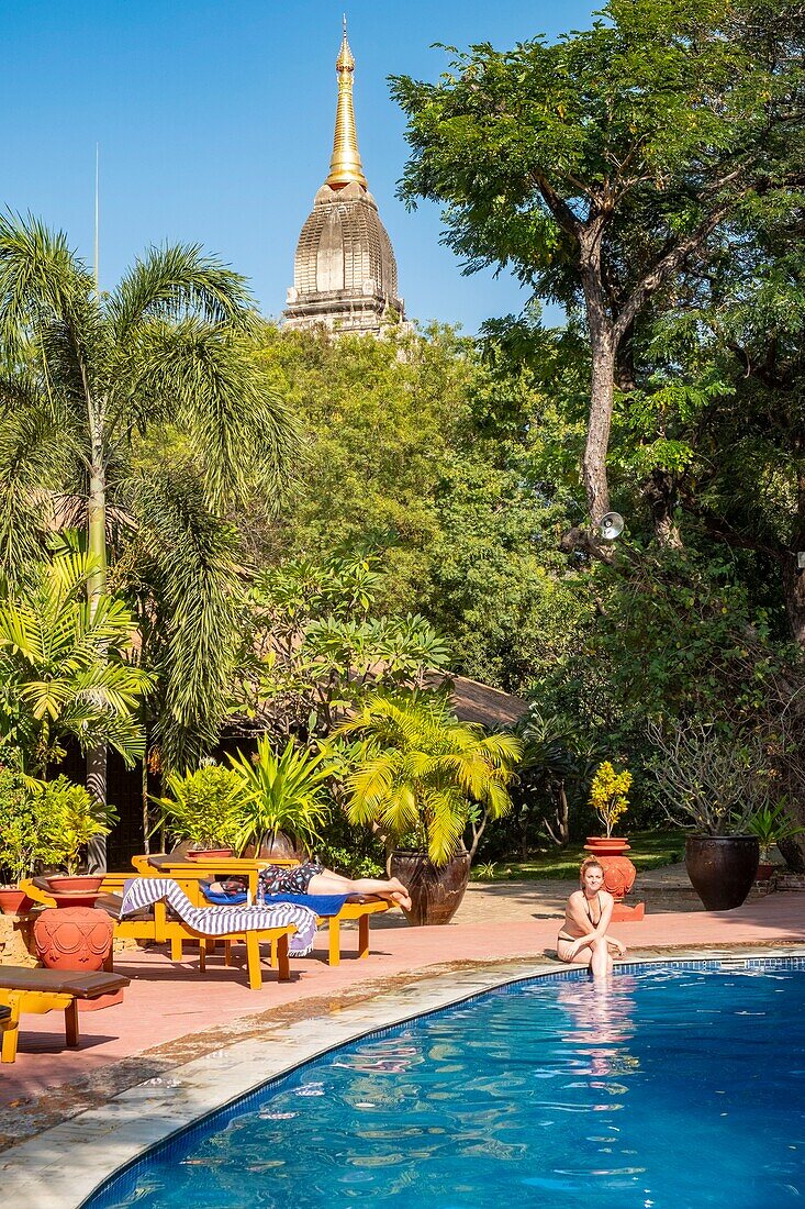 Myanmar (Burma), Region Mandalay, Bagan Buddhistische archäologische Stätte, Alt-Bagan, Pool mit Flussblick