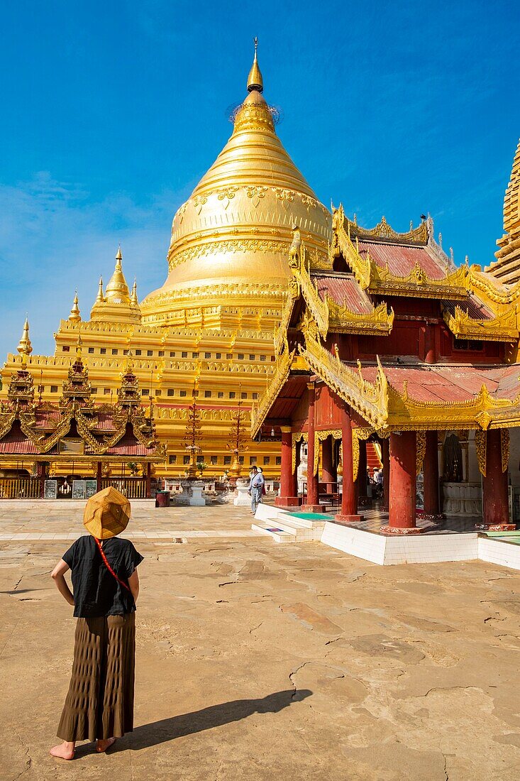 Myanmar (Burma), Region Mandalay, Buddhistische archäologische Stätte Bagan, Nyaung U, Shwezigon-Pagode