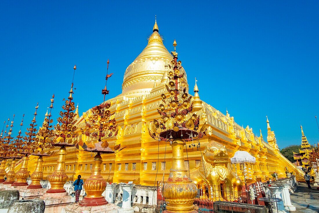 Myanmar (Burma), Mandalay region, Bagan Buddhist Archaeological Site, Nyaung U, Shwezigon Pagoda