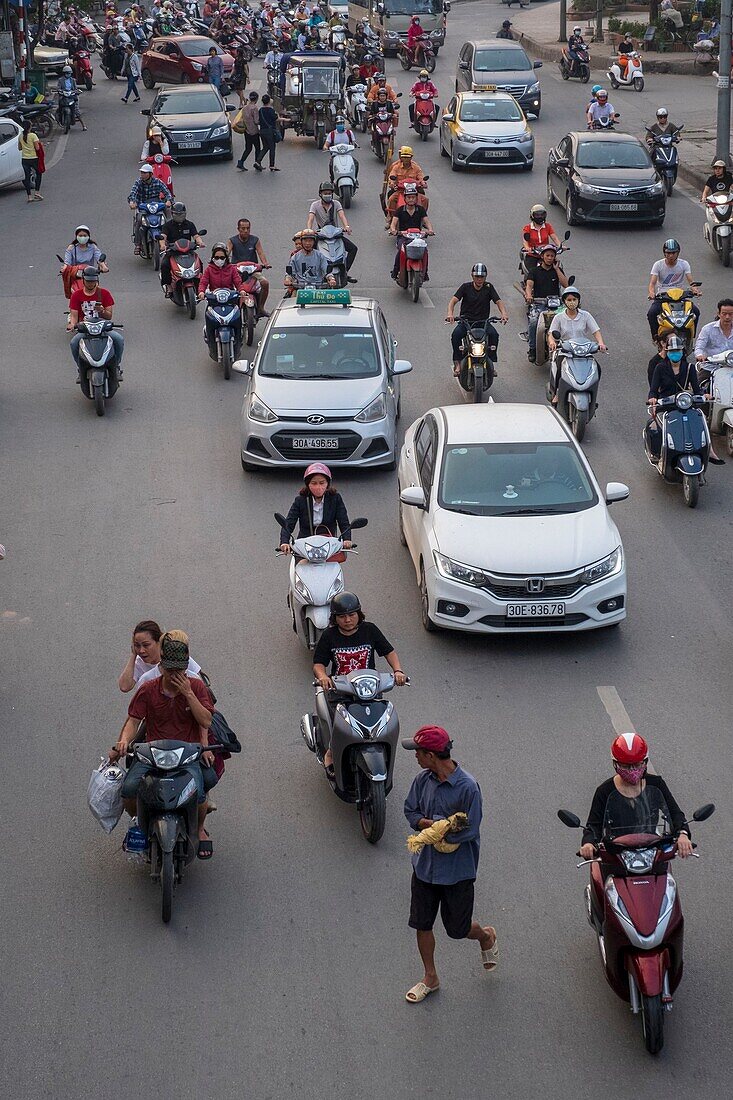 Vietnam, Red River Delta, Hanoi, road traffic