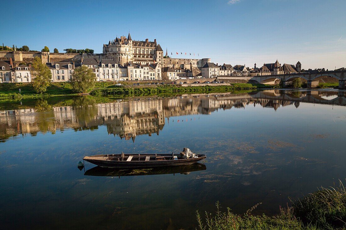 Frankreich, Indre et Loire, Loire-Tal (UNESCO-Welterbe), Amboise, Schloss Amboise, das Schloss von Amboise vom Dile d'Or über der Loire