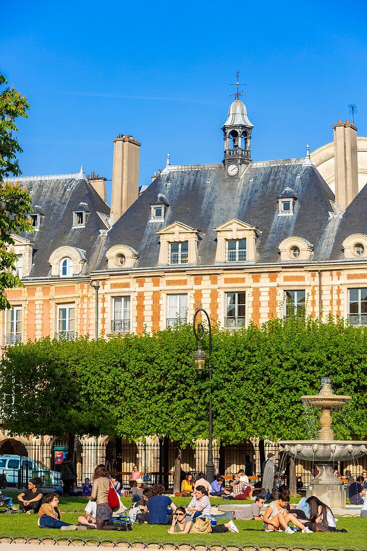 France, Paris, the Place des Vosges