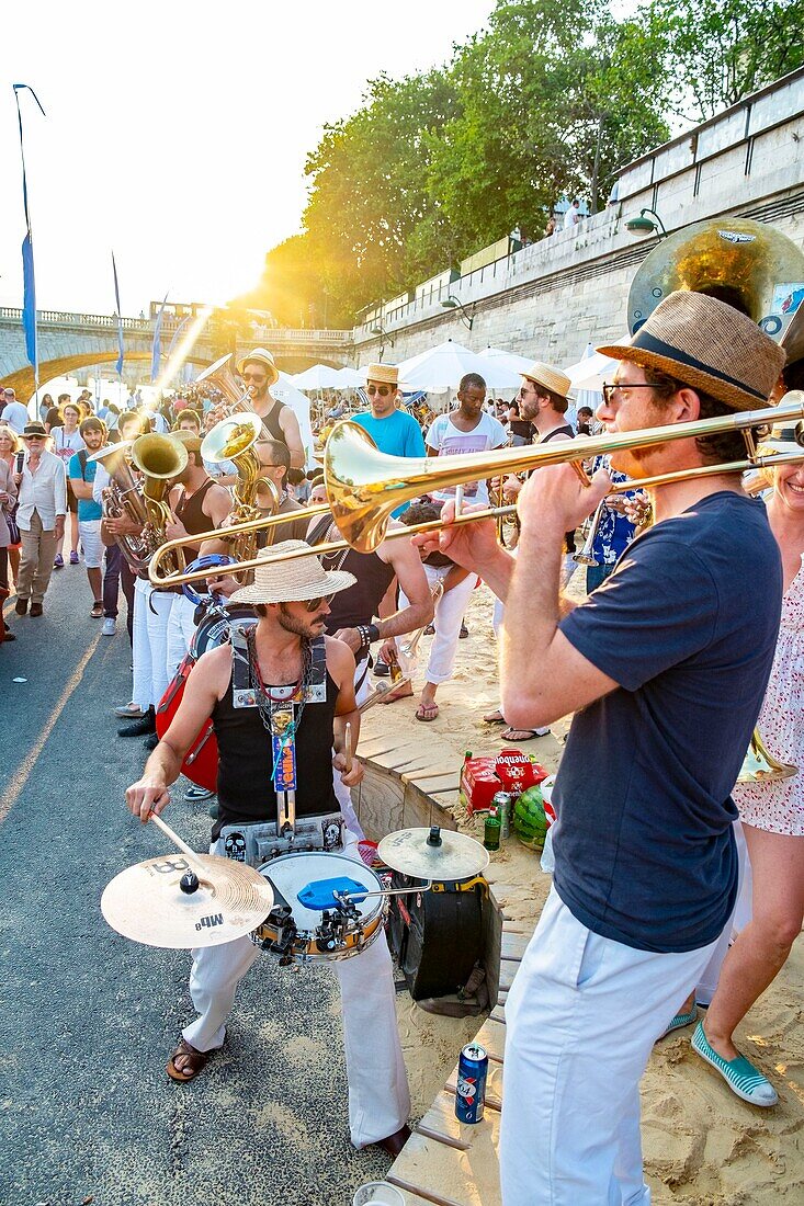 France, Paris, music festival on the banks of the Seine