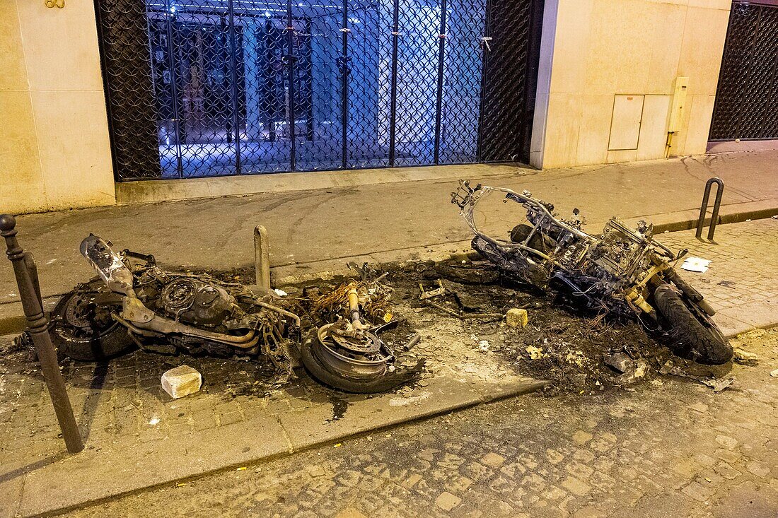 France, Paris, the Avenue des Champs Elysees devastated by thugs on Saturday 16/3/2019, Act 18 of the yellow vests