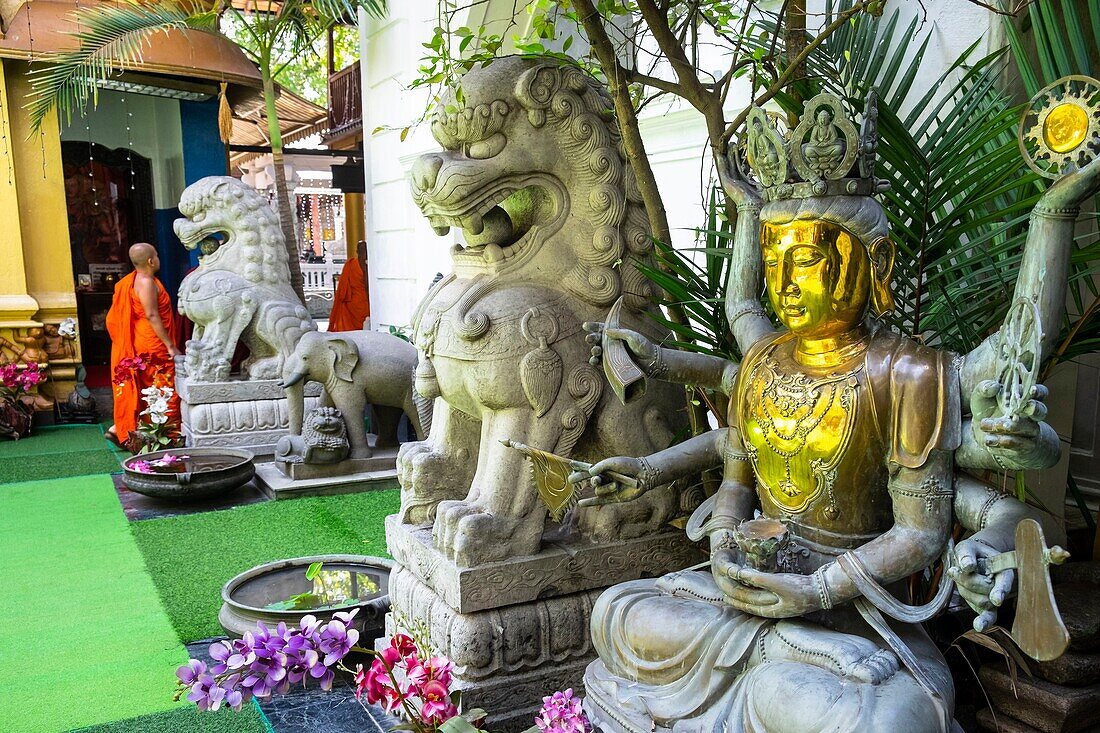 Sri Lanka, Colombo, Wekanda district, Gangaramaya Buddhist temple