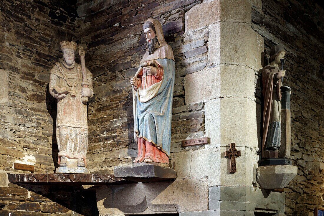 Frankreich, Finistere, Chateauneuf du Faou, Kapelle von Moustoir, Statue von Saint Louis und Saint Ruellin