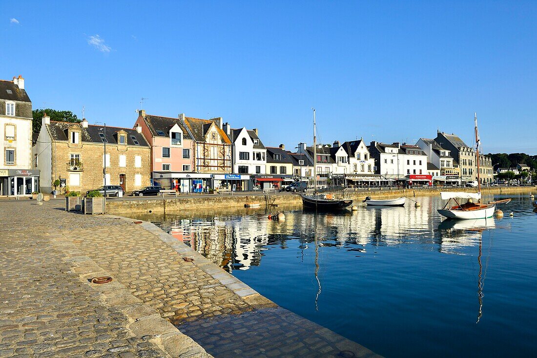 France, Morbihan, La Trinite sur Mer, the harbour, Crac'h River