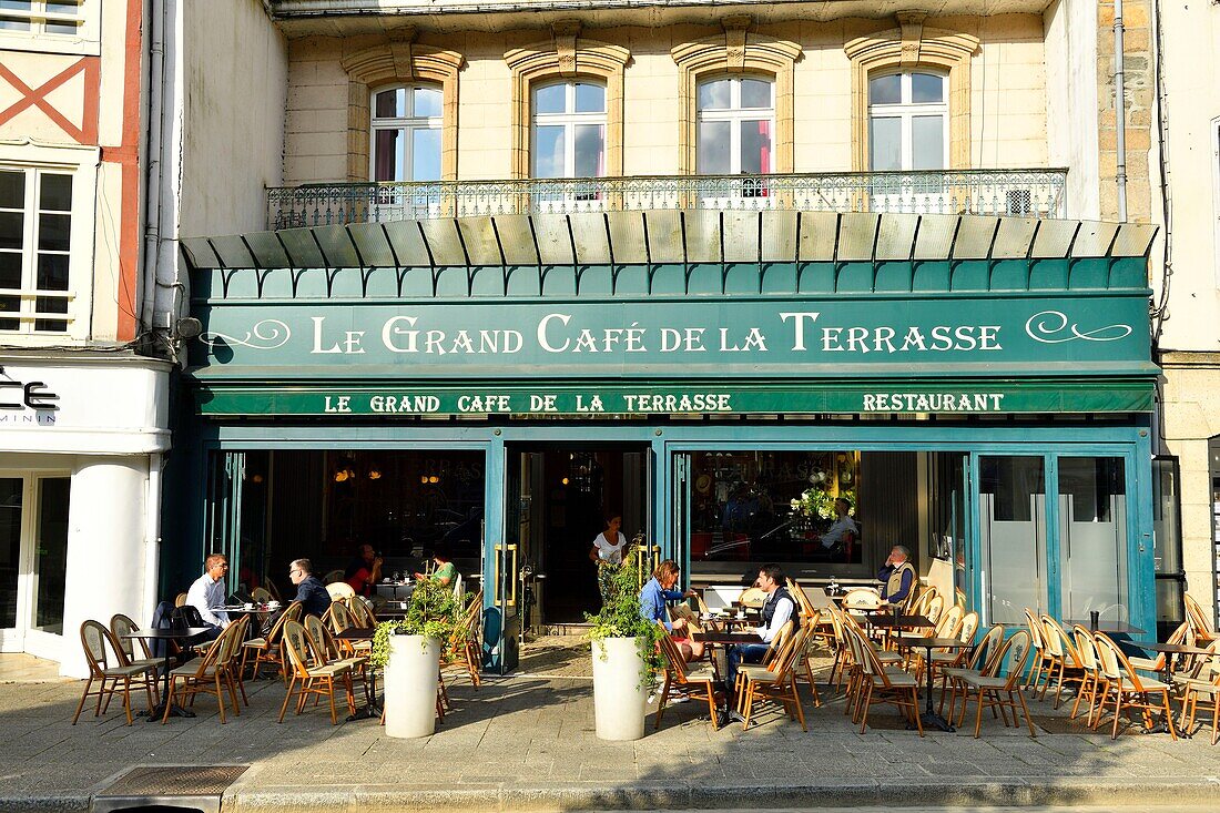France, Finistere, Morlaix, place des Otages, Le Grand Cafe de la Terrasse