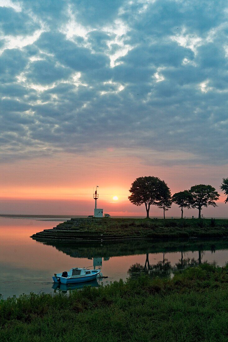 France, Somme, Baie de Somme, Saint Valery sur Somme, mouth of the Somme Bay