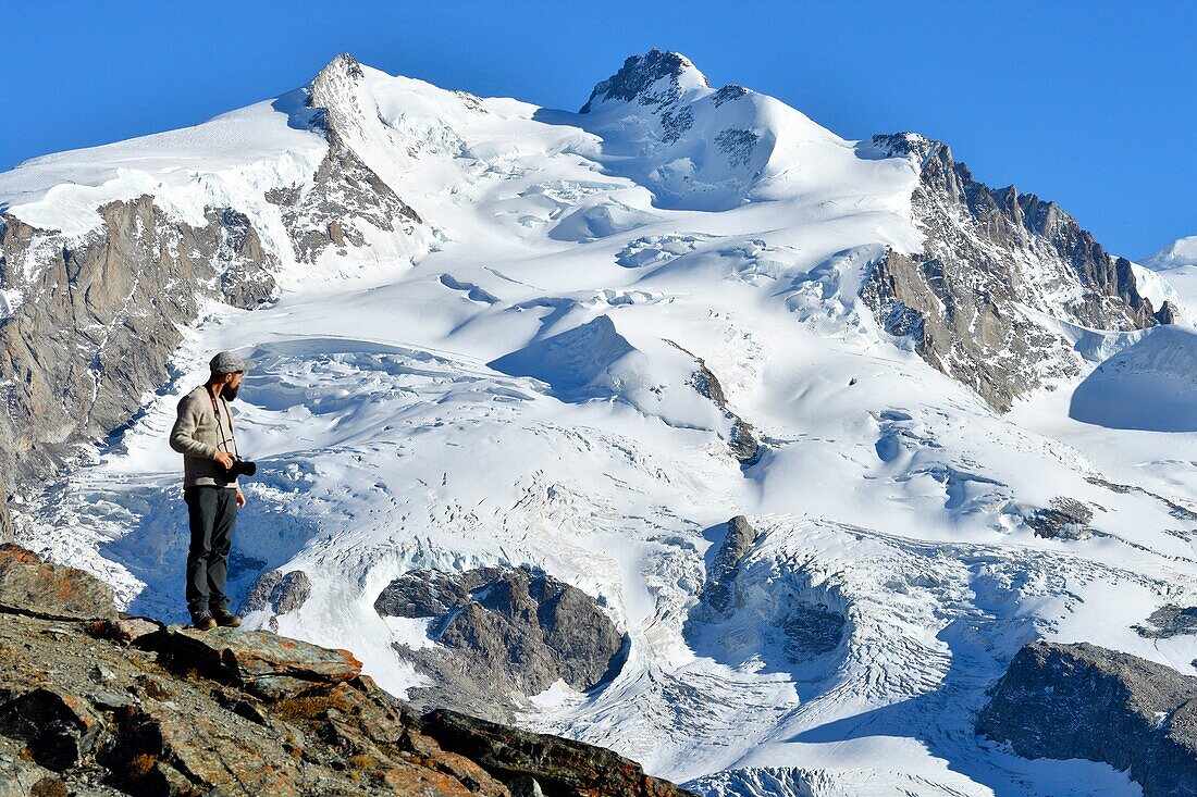 Schweiz, Kanton Wallis, Zermatt, Gornergrat (3100 m), Monte Rosa Gletscher und Monte Rosa (4634m)