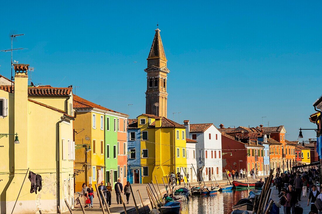 Italien, Venetien, Venedig auf der Liste des Weltkulturerbes der UNESCO, die bunten Fassaden der Insel Burano
