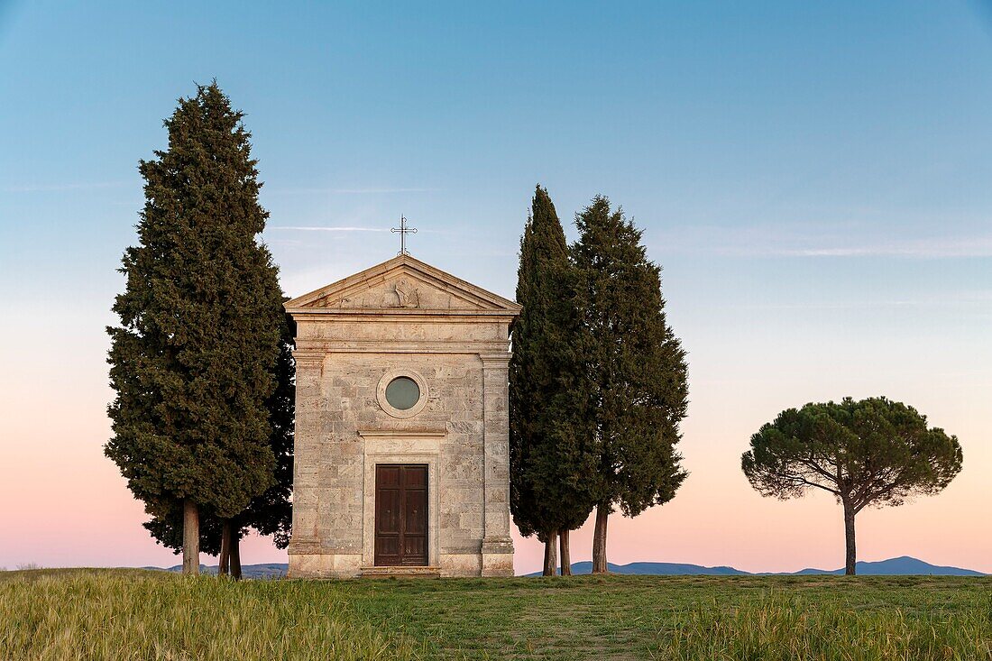 Italien, Toskana, Val d'Orcia, von der UNESCO zum Weltkulturerbe erklärt, San Quirico d'Orcia, Kapelle Madonna di Vitalita