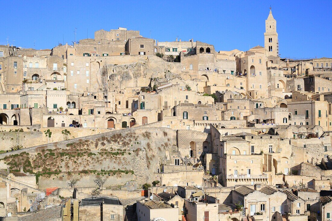 Italien, Basilikata, Matera, von der UNESCO zum Weltkulturerbe erklärte troglodytische Altstadt, Kulturhauptstadt Europas 2019, Sassi di Matera, Sasso Caveoso und Dom (Duomo)