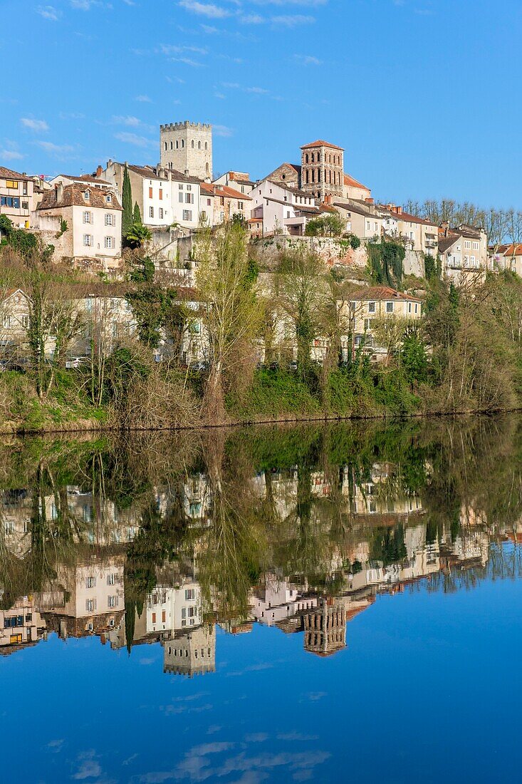 Frankreich, Lot, Cahors, Turm des Palais Dueze und der Kirche Saint-Barthélemy, Lot-Tal, Quercy