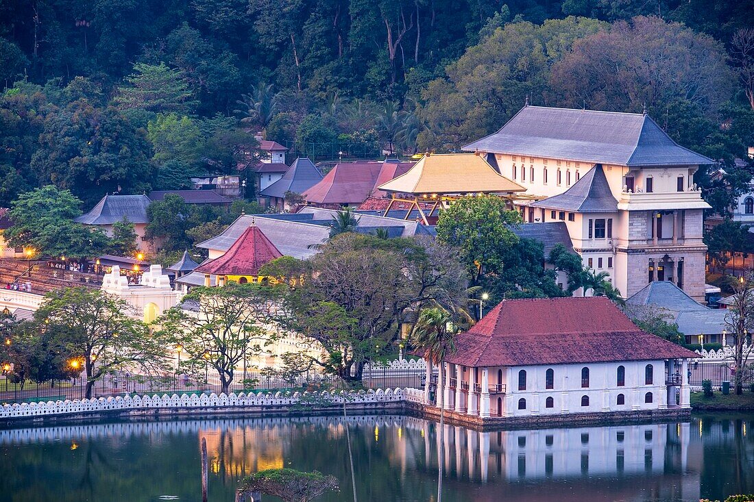 Sri Lanka, Central province, Kandy, a World Heritage Site, Temple of the Sacred Tooth Relic or Sri Dalada Maligawa located in the royal palace complex