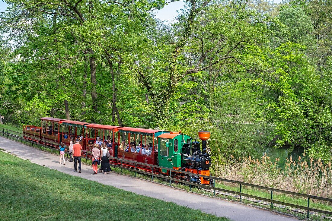 Frankreich, Rhône, Lyon, 6. Arrondissement, Parc de la Tête d'Or (Park des Goldenen Kopfes), kleiner touristischer Zug