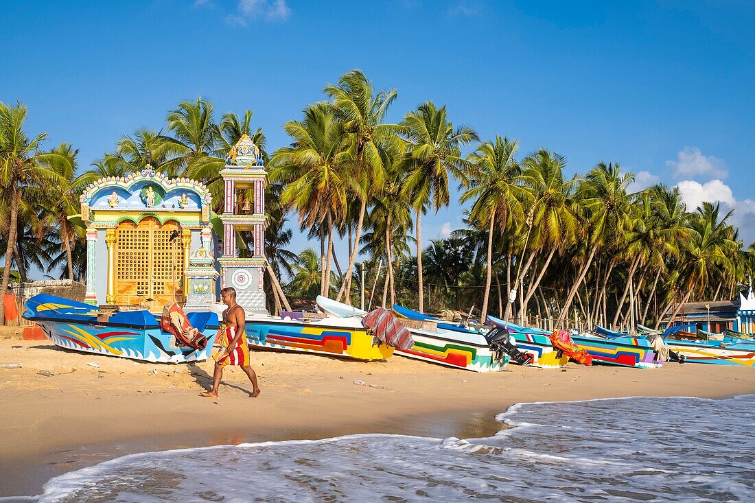 Sri Lanka, Eastern province, Trincomalee (or Trinquemalay), Hindu temple on Uppuveli beach