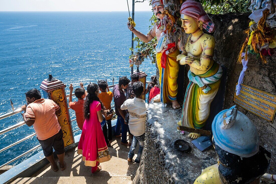 Sri Lanka, Eastern province, Trincomalee (or Trinquemalay), Koneswaram Hindu temple constructed atop Swami Rock promontory