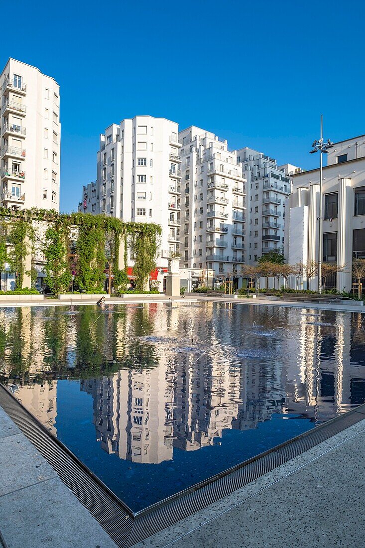 France, Rhone, Villeurbanne, architectural complex of Skyscraper built from 1927 to 1934, Lazare Goujon square