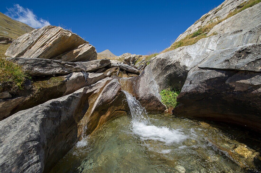 Frankreich, Alpes de Haute Provence, Ubaye-Massiv, Barcelonnette, Wanderung zum Longet-Pass, Riesentöpfe am Ubaye-Bach zum Peyron-Schafstall